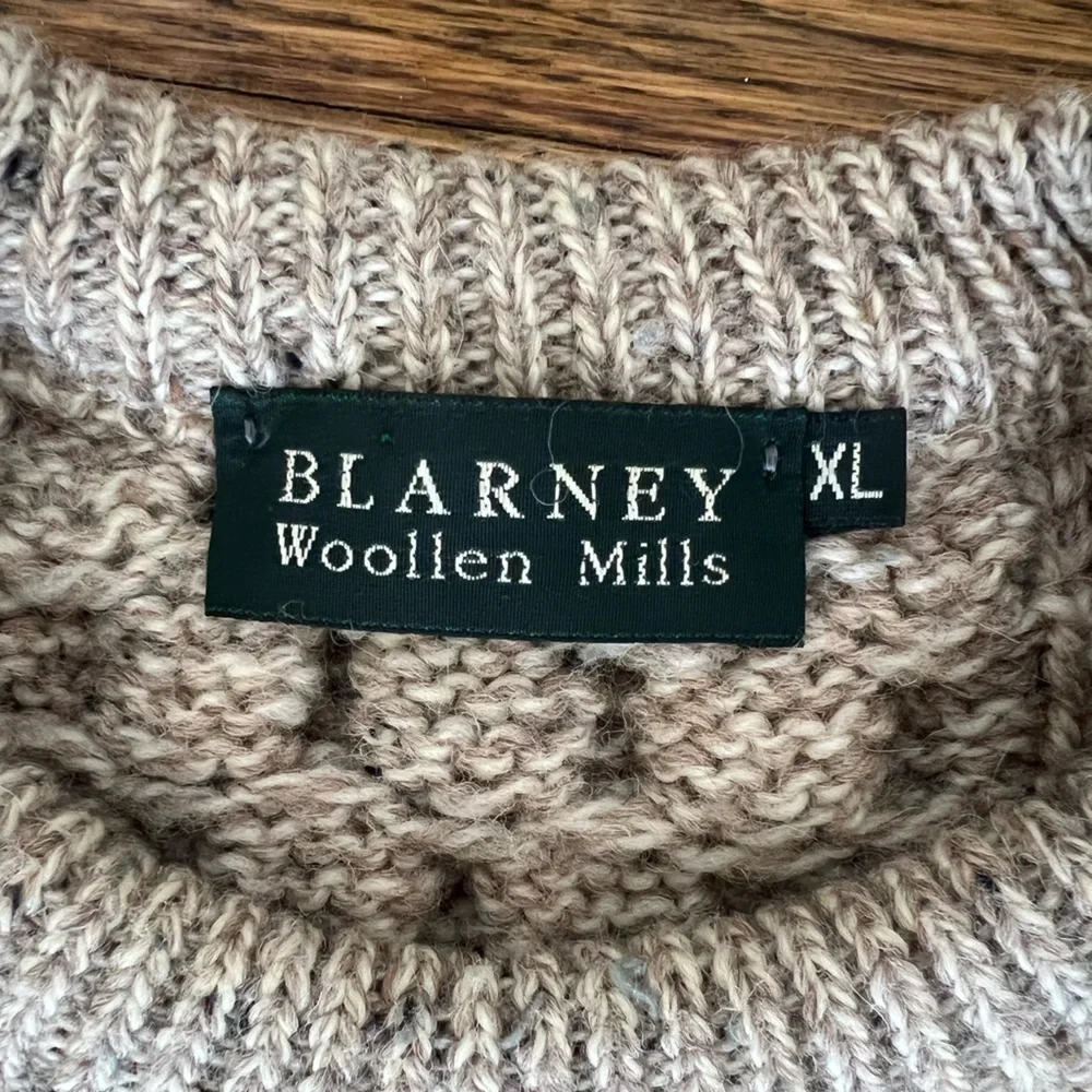 Men's Classic Cream Cable Knit Sweater - Picture 2 of 10